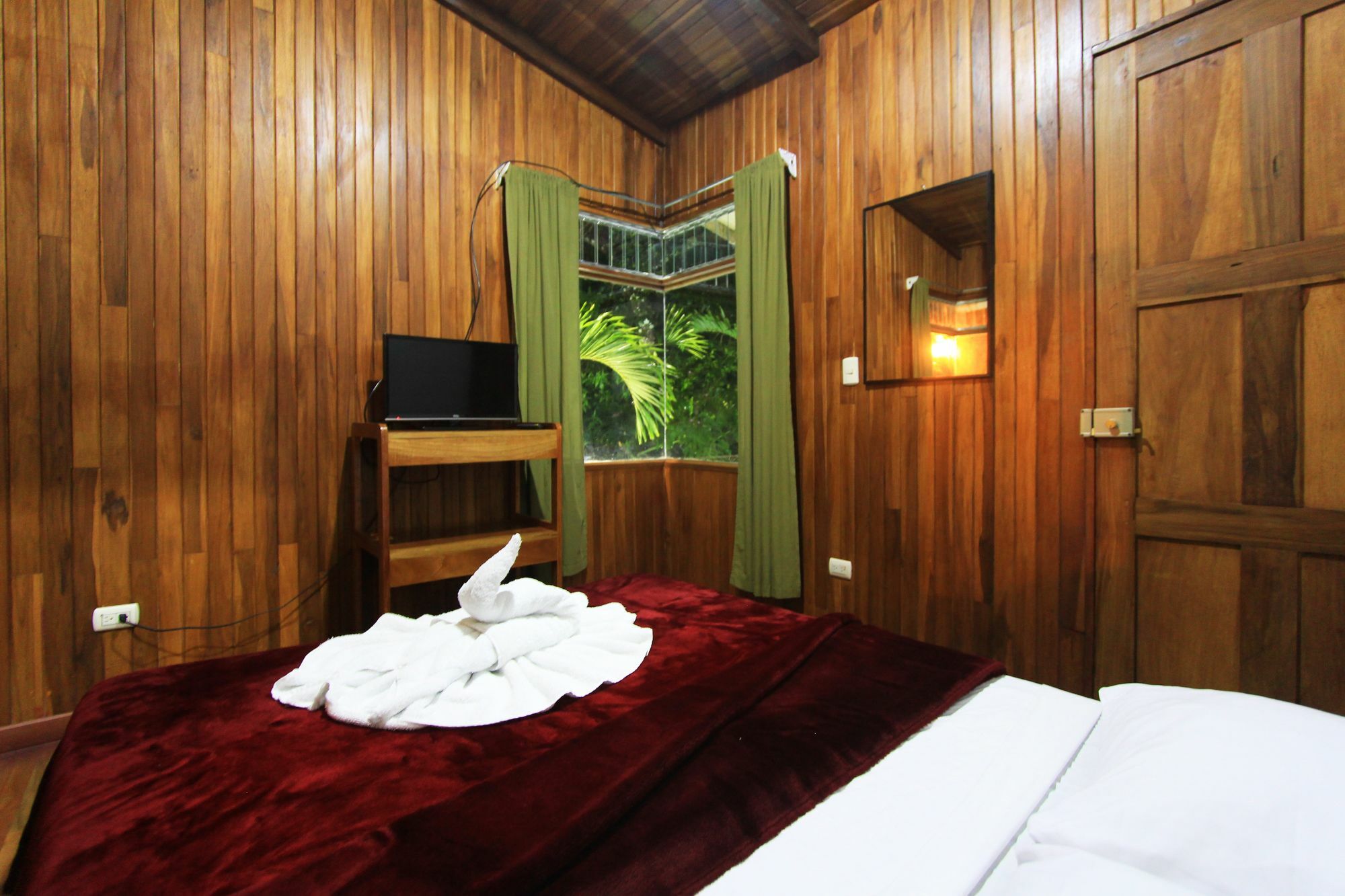 Santa Elena Hostel Resort Monteverde Exterior foto